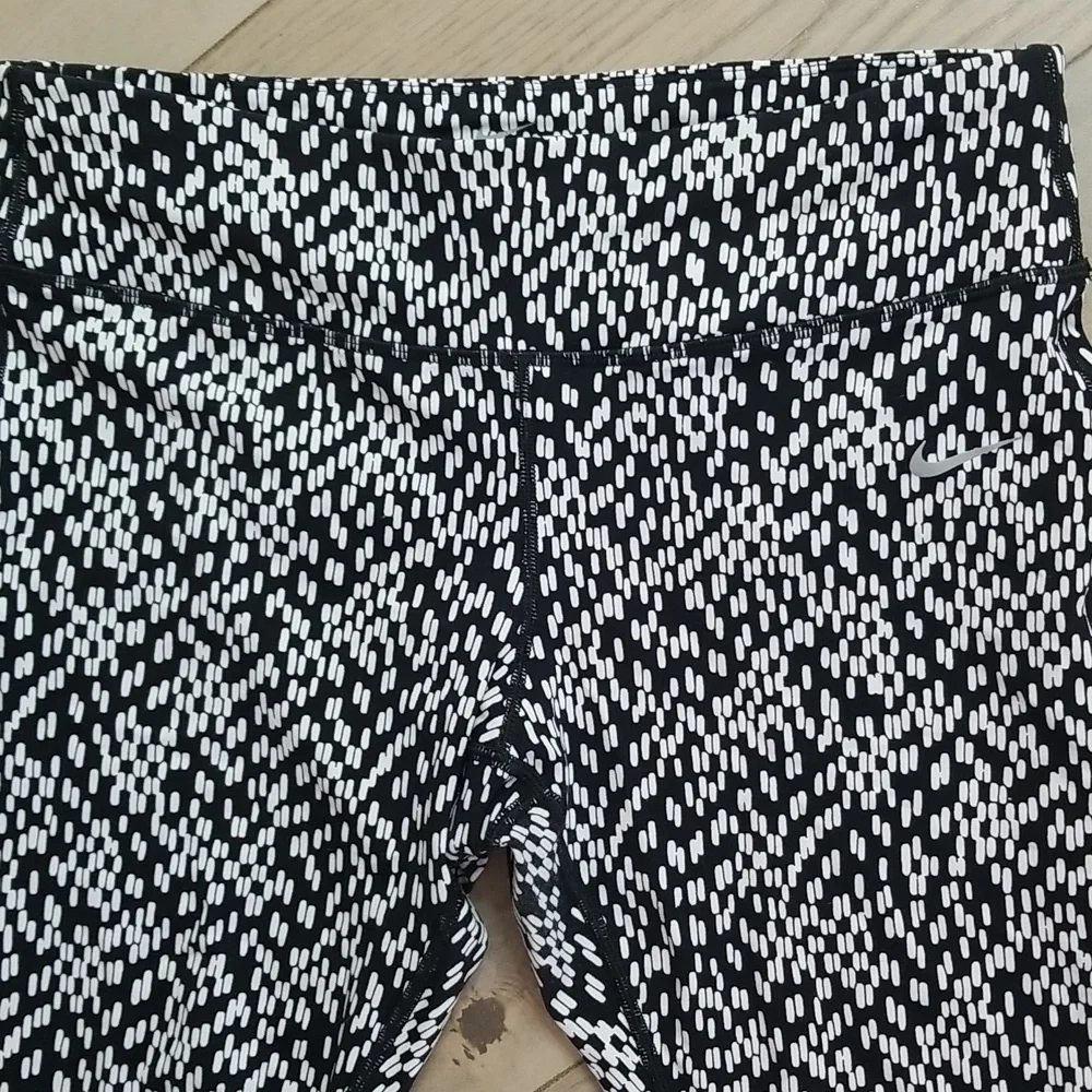 NIKE Dri Fit Activewear Leggings Sz Large - Picture 2 of 8